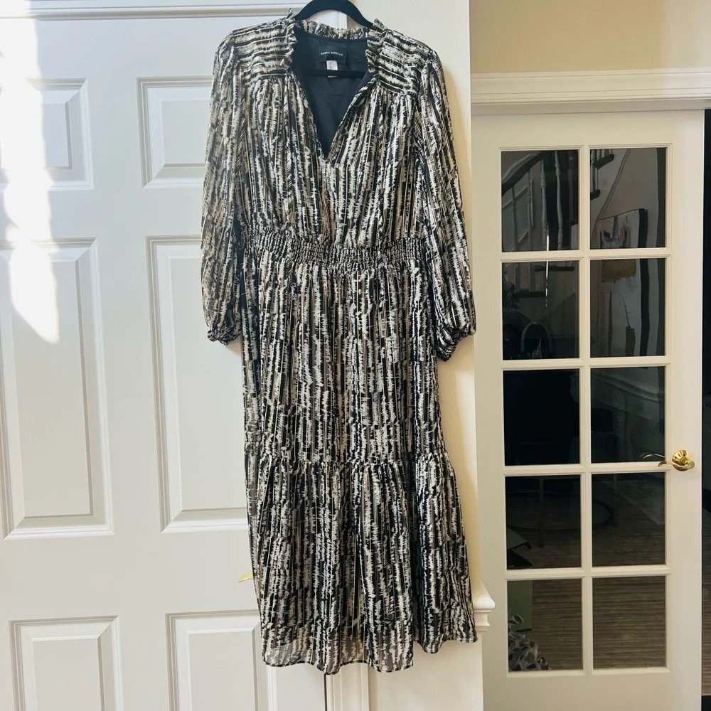 Donna Morgan Black and White Patterned Long Sleeve Dress - Picture 2 of 12